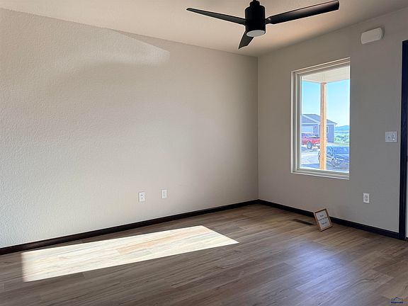 3rd image of 4258 Lodi Ln
