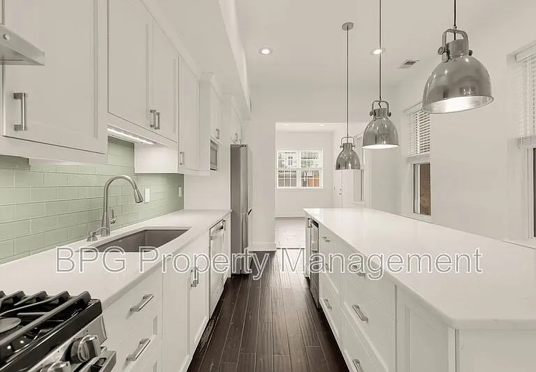 1027 7th St NE — Photo 39