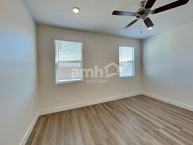 826 English Primrose St — Photo 8