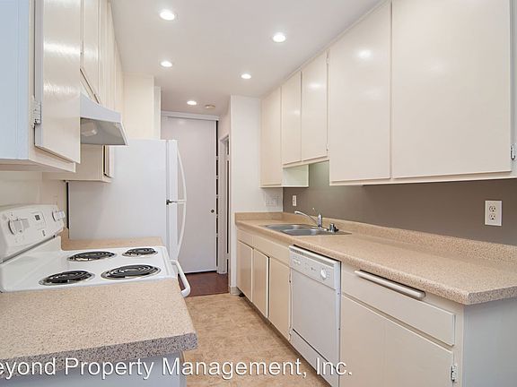 2nd image of 1775 Diamond St Unit 103