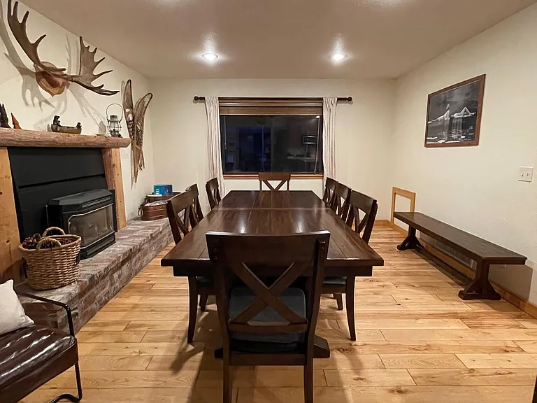 Dining Room/Seats 10-12