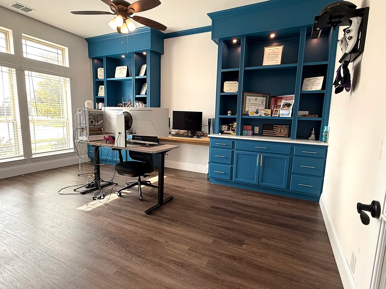 4 bed, 4.5 bath, 4963 sqft, $6,199 — Photo 4