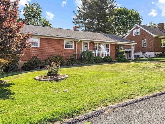 4th image of 208 Tuxedo Rd