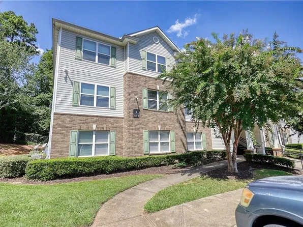 1101 Fairington Ridge Cir, Lithonia, GA 30038