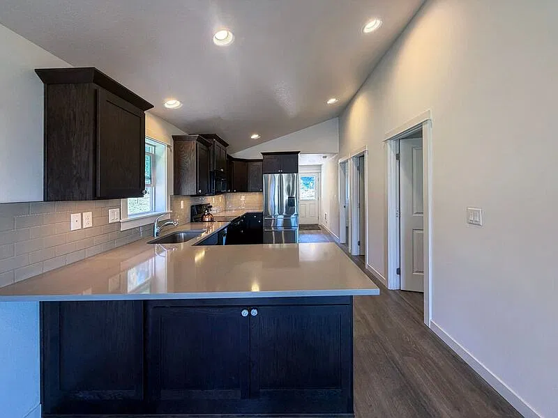 2 bed, 1.0 bath, 880 sqft, $1,895 — Photo 4