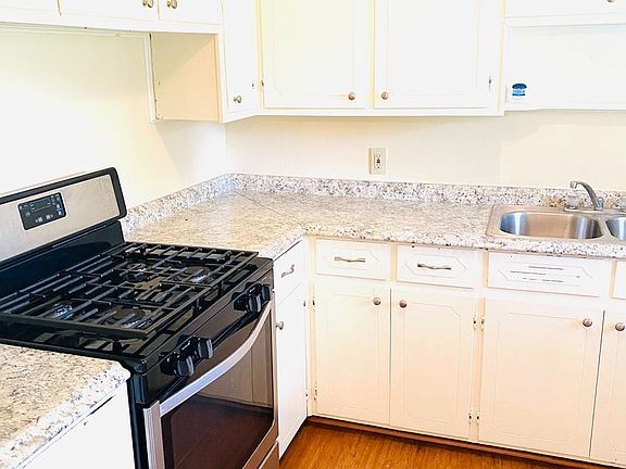 5th image of 3810 Sherwood Dr