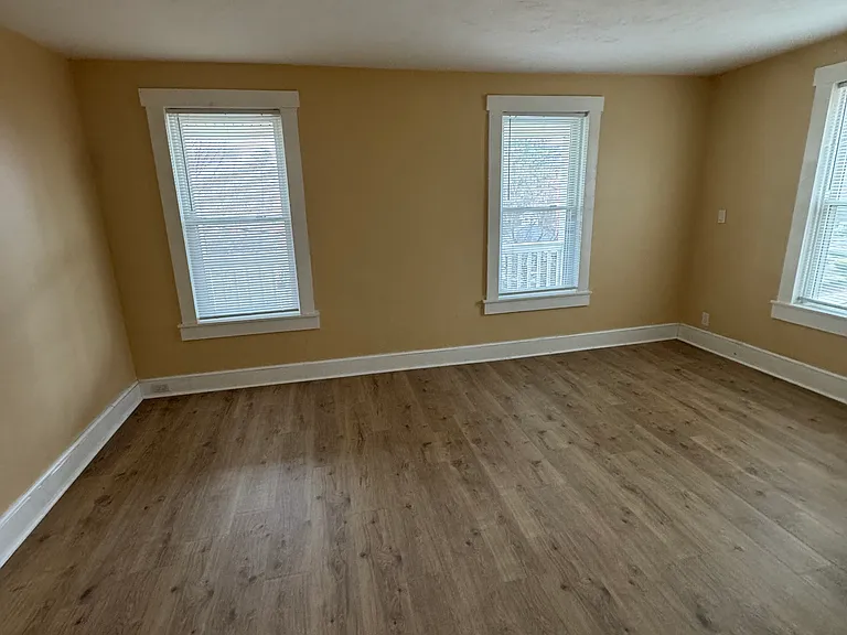 33 Crystal St #2 — Photo 7
