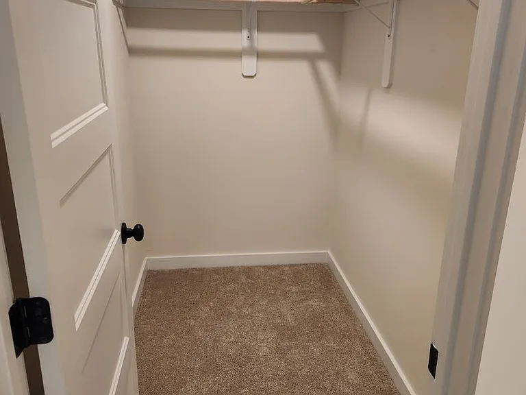 111 Dinwiddie Ave #E — Photo 10
