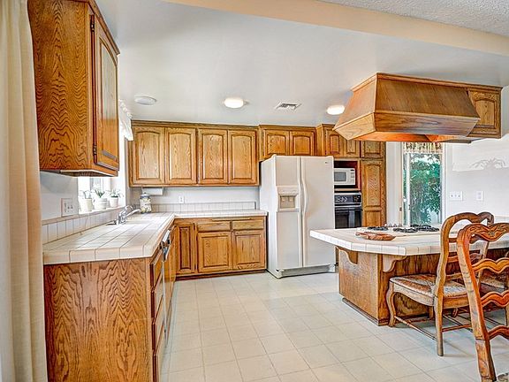 4th image of 15555 Waseca St