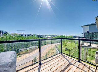 53 Spring Cres SW, Calgary, AB T3H3V2