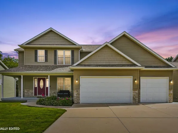 8 Buffalo Ct, Le Claire, IA 52753