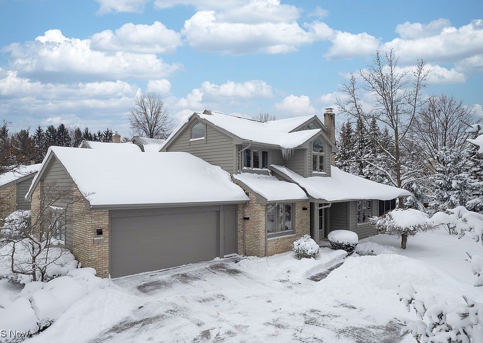 1st image of 16 Deerfield Ln