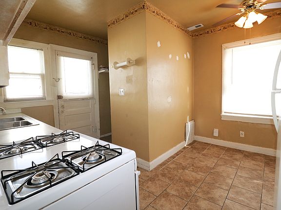 4th image of 1857 Chesterfield Dr