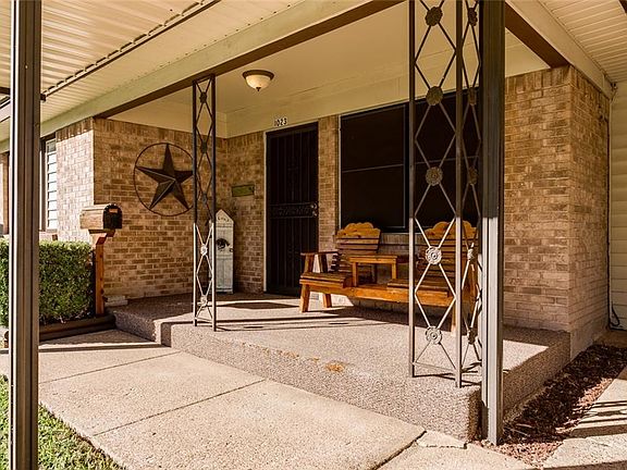 5th image of 1023 Appleblossom Ln