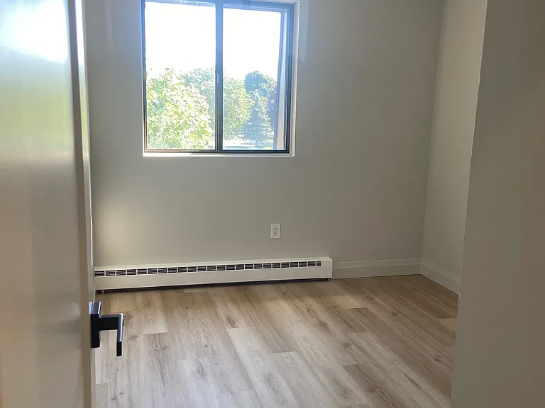 225 Campus Pkwy #302 — Photo 6