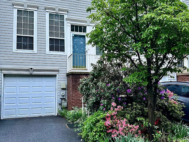 854 N Waterford Ln — Photo 2
