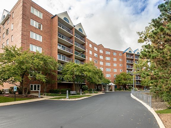 2nd image of 7120 N Milwaukee Ave APT 306