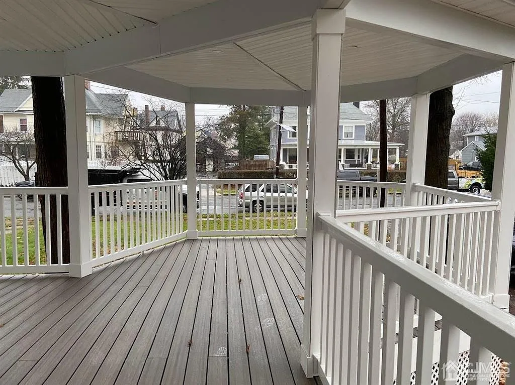 2 bed, 1.0 bath, $2,300 — Photo 3