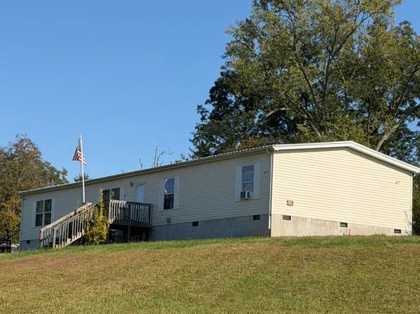 8203 Twin Springs Rd, Knoxville, TN 37920
