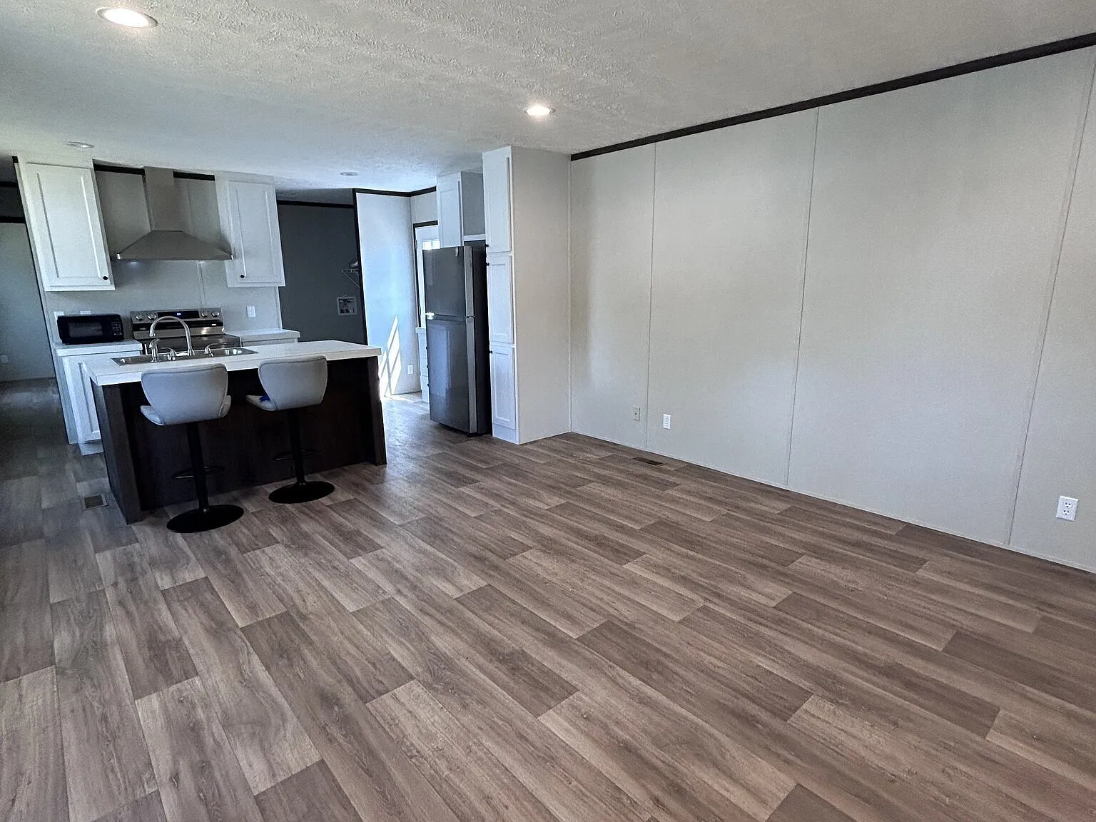 Town & Country MHP **Ask about free rent — Photo 3