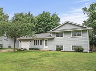 10632 Arrowhead St NW, Coon Rapids, MN 55433