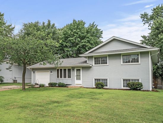 10632 Arrowhead St NW, Coon Rapids, MN 55433