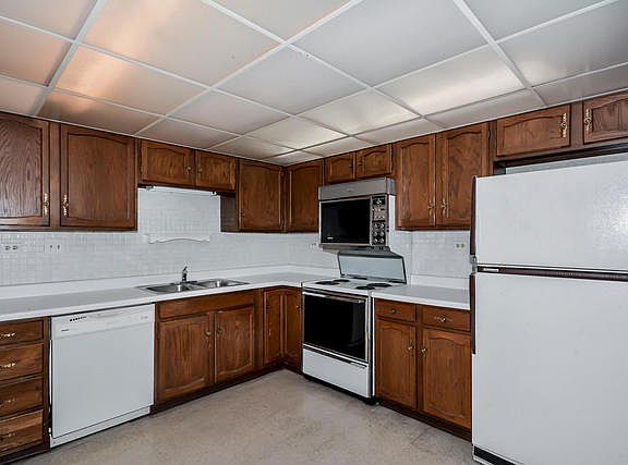 4th image of 450 Plum Creek Dr APT 412