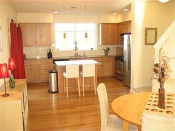 3rd image of 2336 NE Park Dr