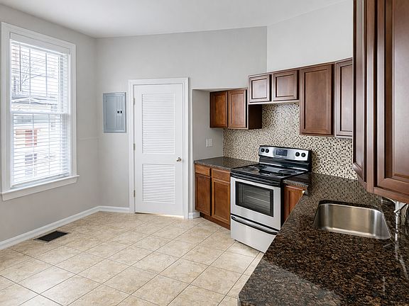 3rd image of 263 37th St