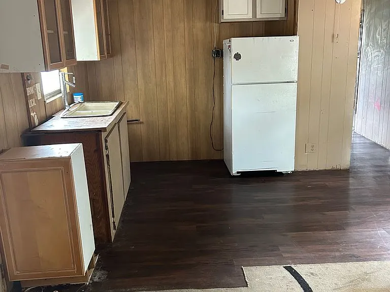 23765 Lawrence Ave — Photo 31
