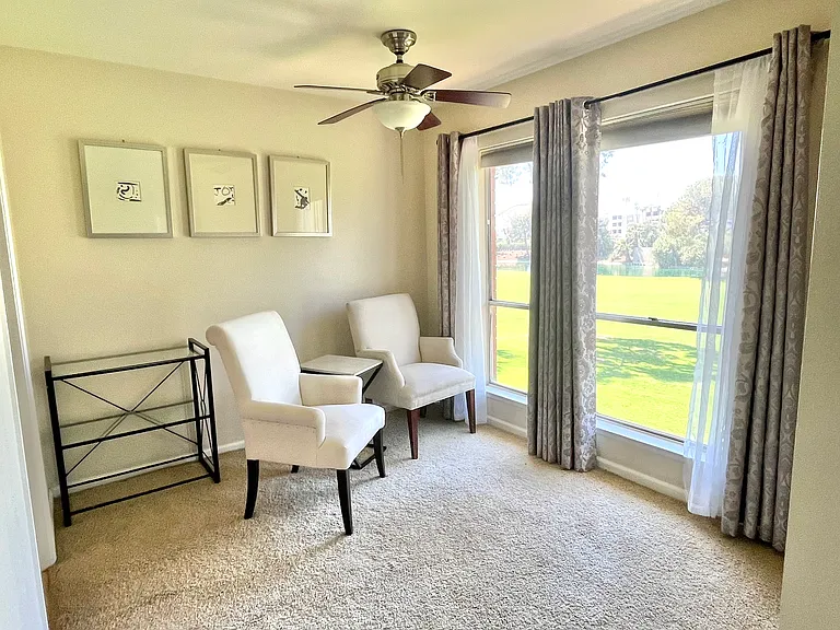 Dinning nook with a view of the Strip and golf course
