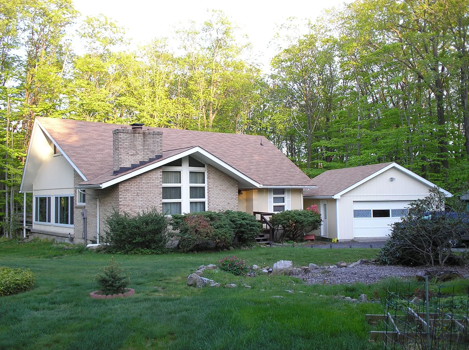 309 Leaf St photo 1