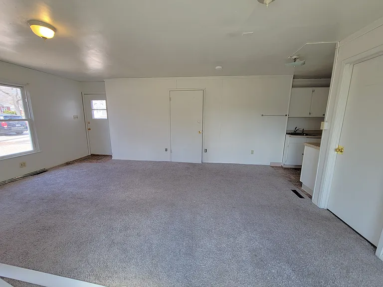 518 E Walnut St #1/2 — Photo 6