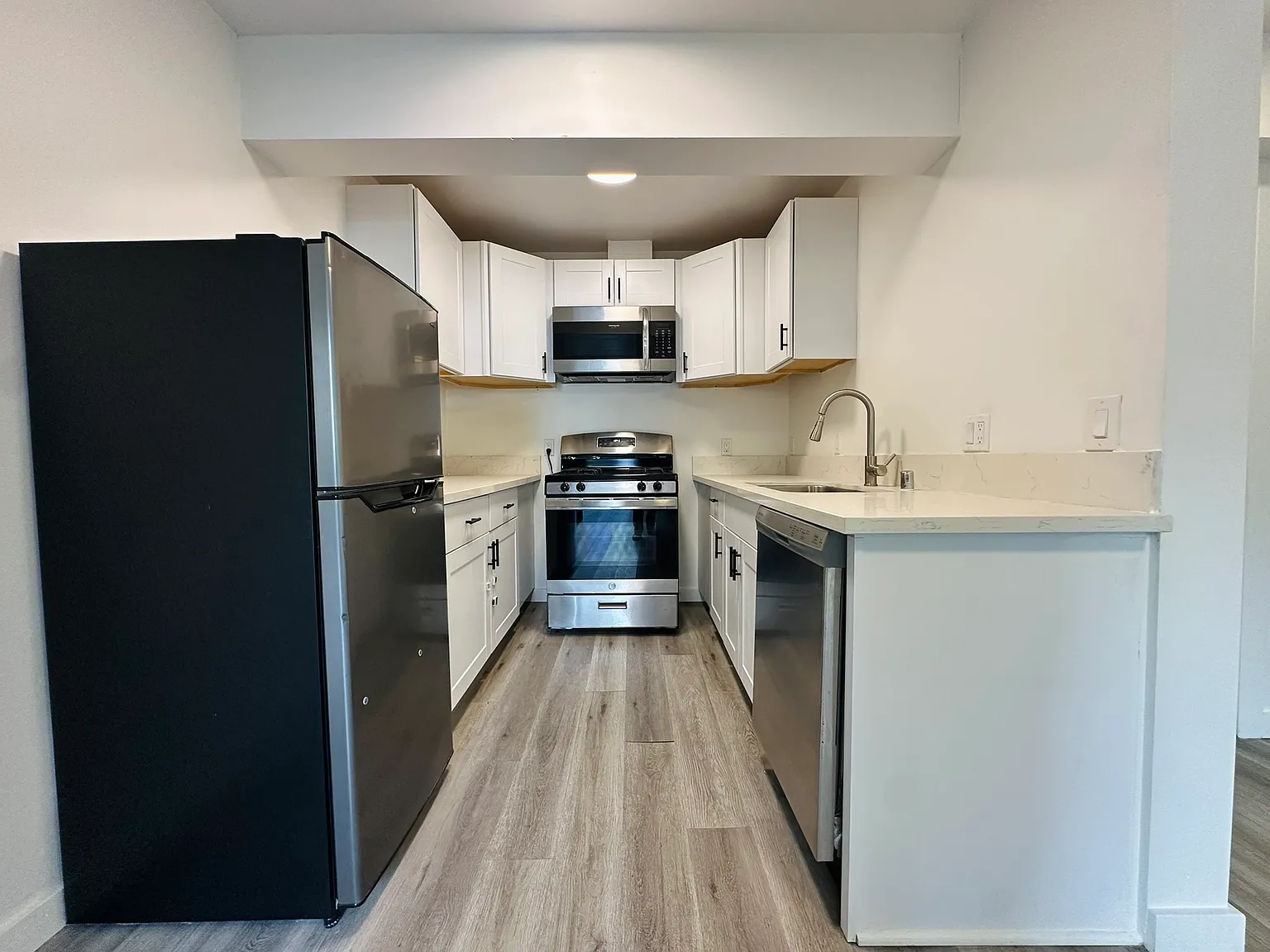 Studio, $2,395 — Photo 2