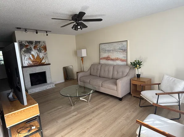 (undisclosed Address), Decatur, IL 62521