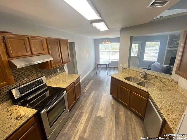 576 Gallagher Dr — Photo 16