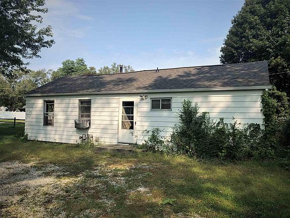 3rd image of 52324 Prescott Ave