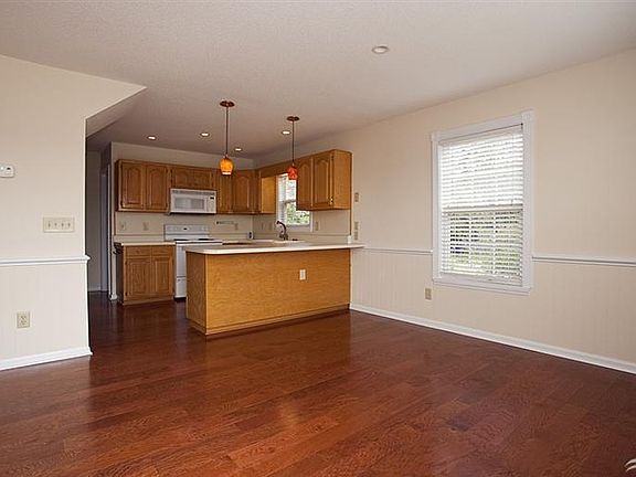 5th image of 203 Trott Street SE