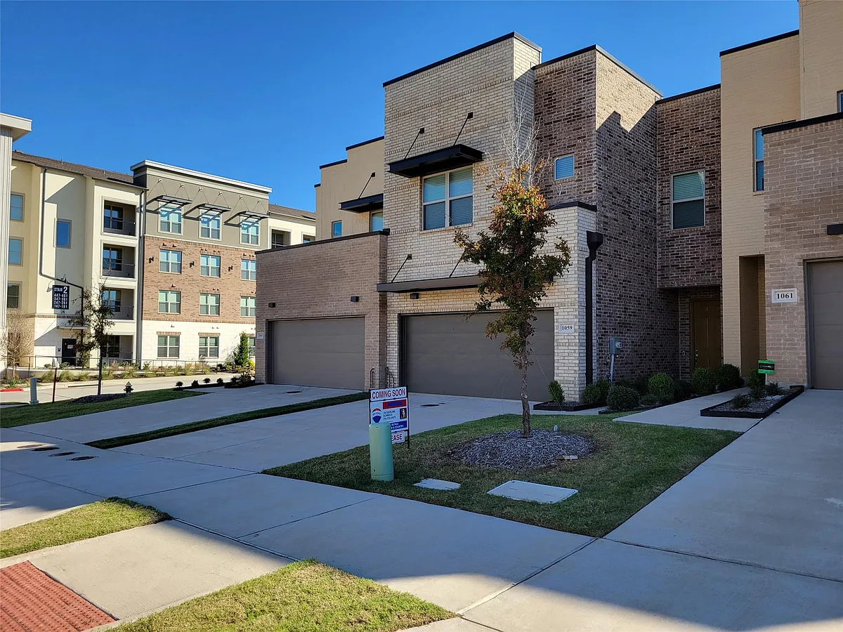 Building Photo - 1059 Maverick Dr
