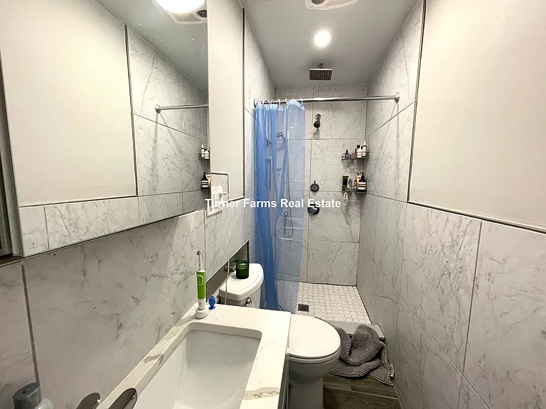 254 Windsor St #2 — Photo 15
