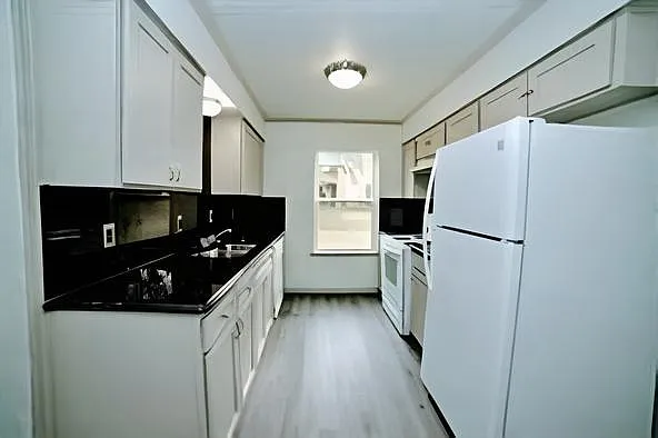 2206 Statler Dr — Photo 10