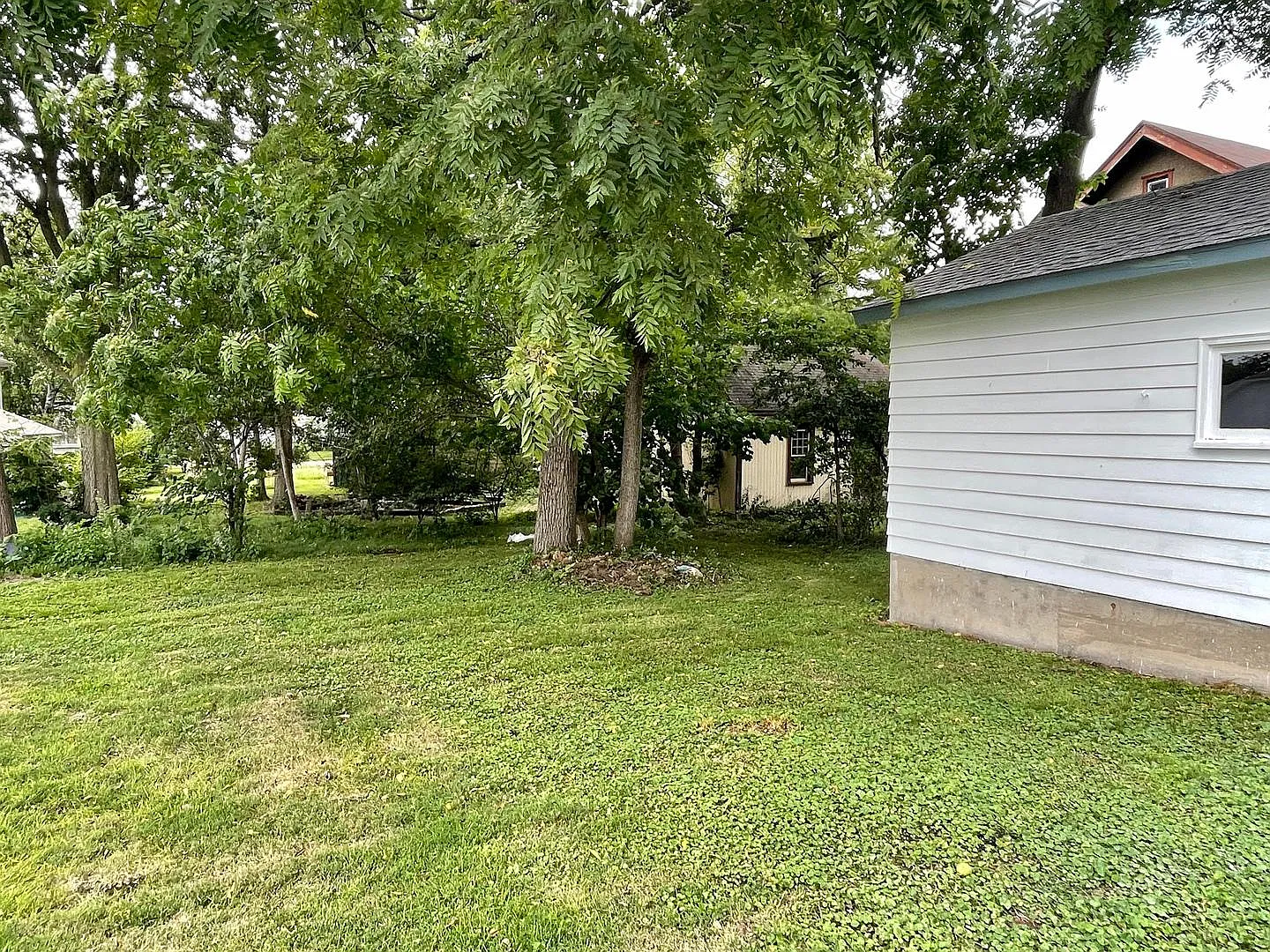 714 S Pleasant St — Photo 3