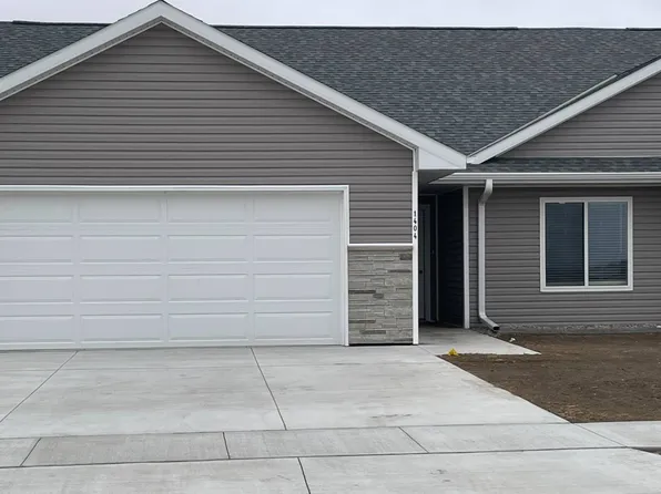 1404 Cottage Park Dr, Aurora, NE 68818