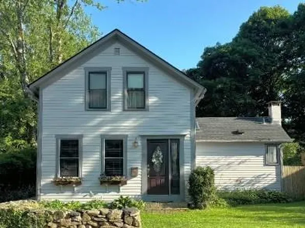 36 Mechanic St, South Kingstown, RI 02879