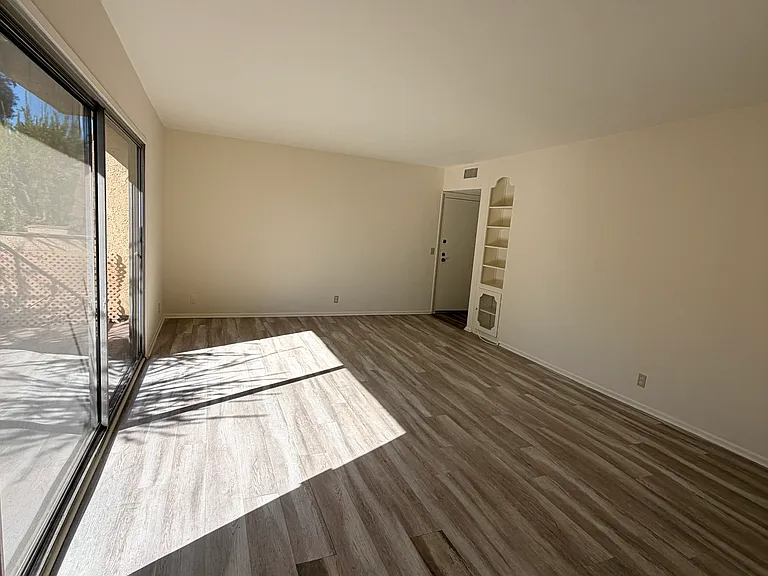 1820 E Del Mar Blvd #208 — Photo 5