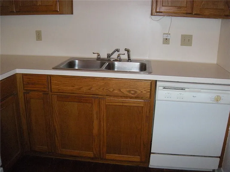 1607 Palma Plz #B — Photo 16
