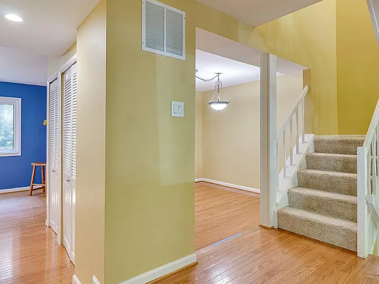 2210 Glencourse Ln — Photo 11