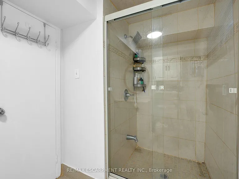 2506 Yarmouth Cres — Photo 30