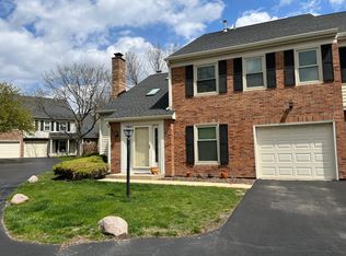 3 Bright Ridge Dr, Schaumburg, IL 60194