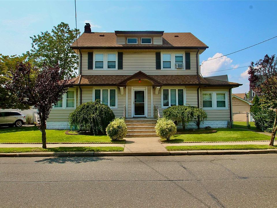 1st image of 185 Rocklyn Avenue